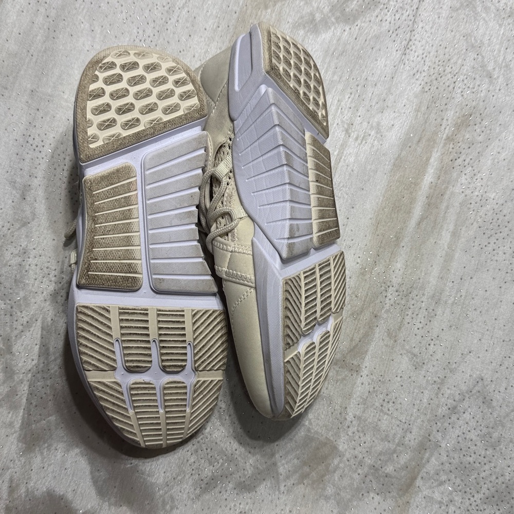 Fabletics Brookside Performance Sneaker Size 8.5 - image 6